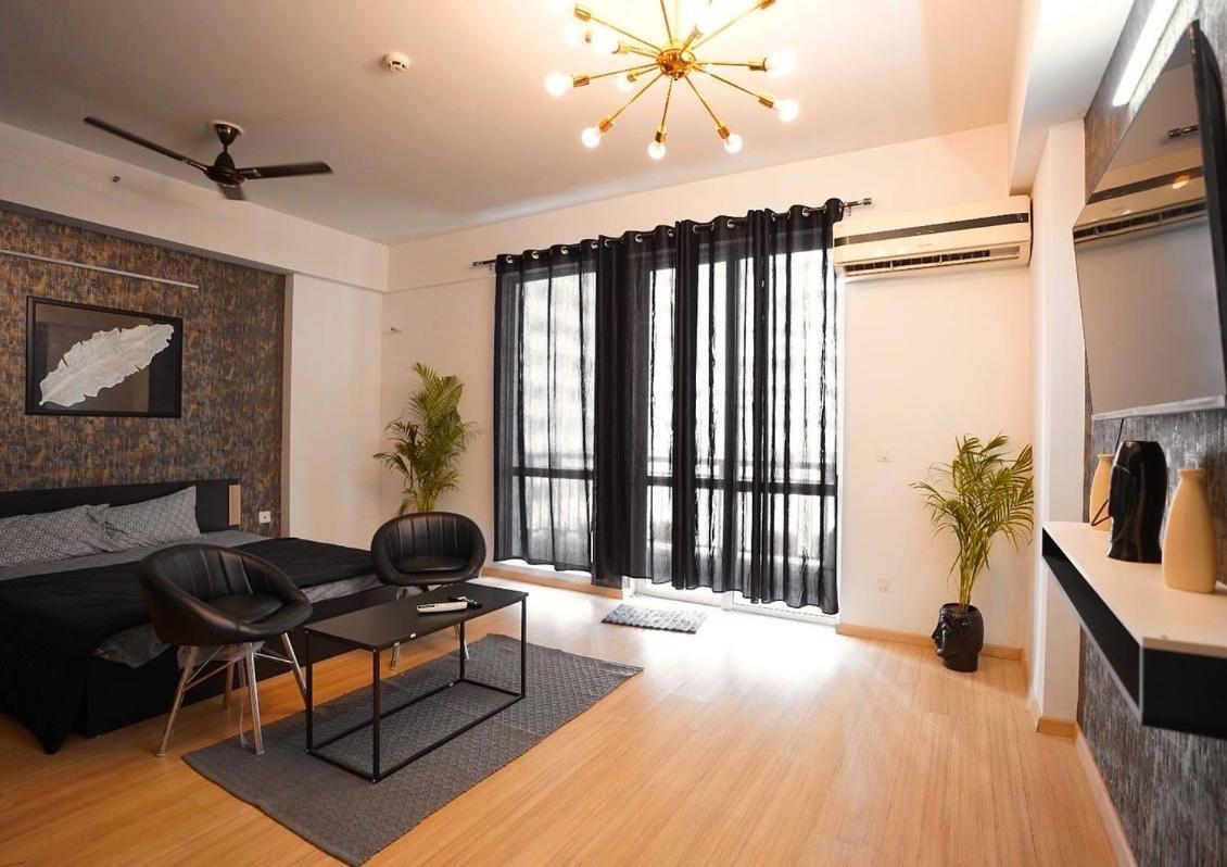 Black Pearl Sp Dlf My Pad Lucknow